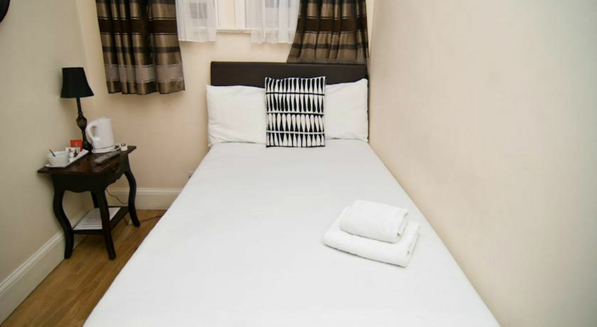 The Windmill Hotel London Eksteriør billede